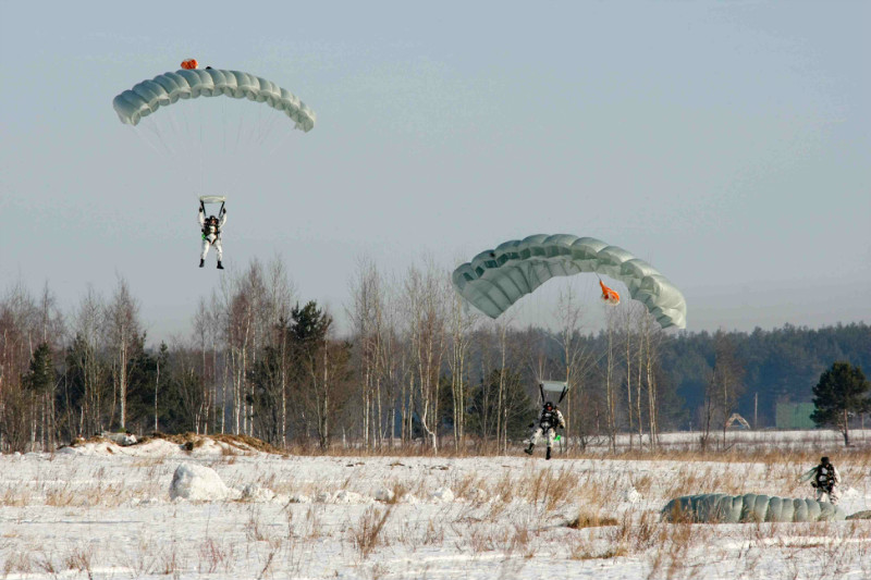 Парашют "Арбалет-2" в ВДВ Парашют "Арбалет-2" в ВДВ