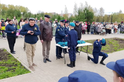 В КОСТРОМЕ КУРСАНТАМ ЦВР «БЕРКУТ», С ЧЕСТЬЮ ПРОШЕДШИМ КВАЛИФИКАЦИОННЫЕ ИСПЫТАНИЯ, ВРУЧЕНЫ ГОЛУБЫЕ БЕРЕТЫ