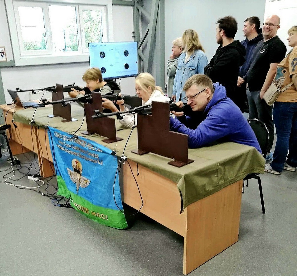 Инструкторами Воткинского ордена «Генерал армии Маргелов» военно-патриотического клуба «Десантник имени Руслана Шаймарданова» проведены соревнования по стрельбе из пневматической винтовки